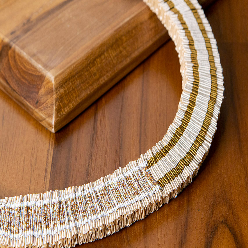 casa pitanga - fita de moca - collana passaros sottile - beige oro 04