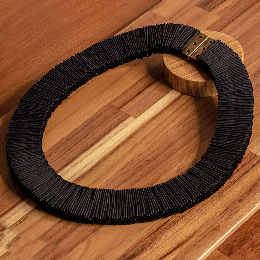 casa pitanga - fita de moca - collana passaros spesso - nero rosso rosa 02