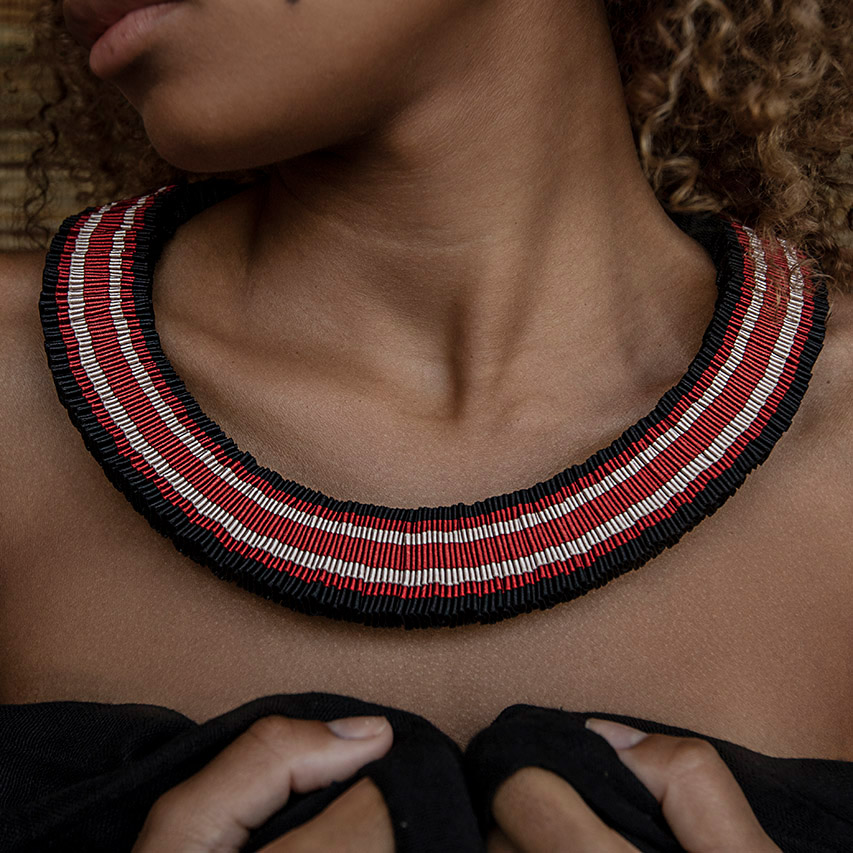 casa pitanga - fita de moca - collana passaros spesso - nero rosso rosa 03