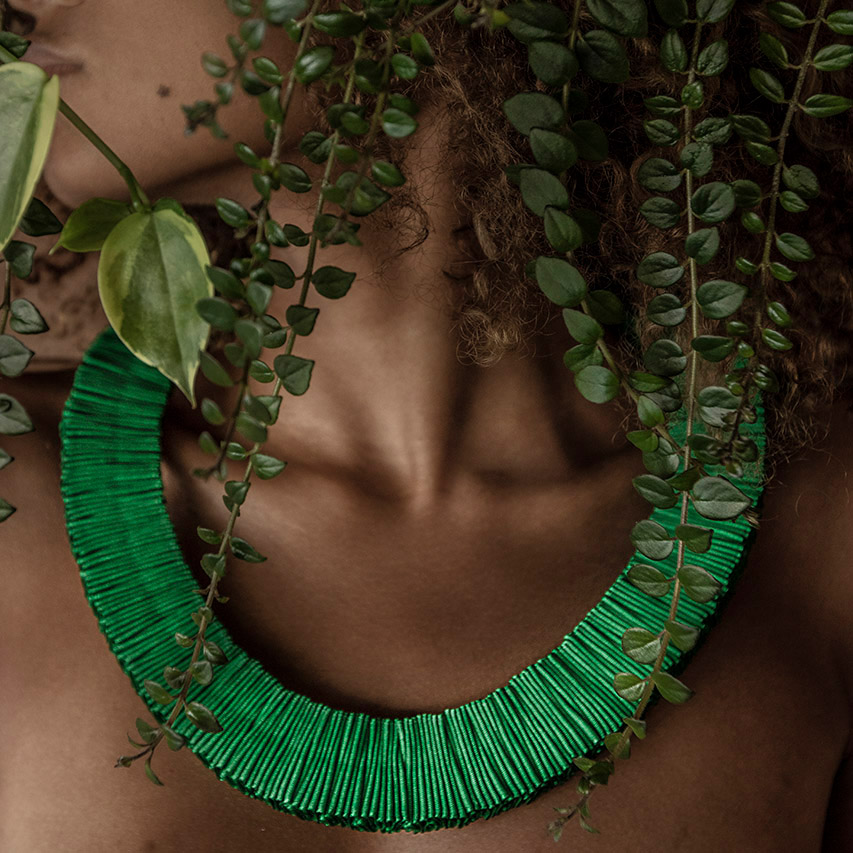 casa pitanga - fita de moca - collana passaros spesso - verde rosa bordeaux rosso 04