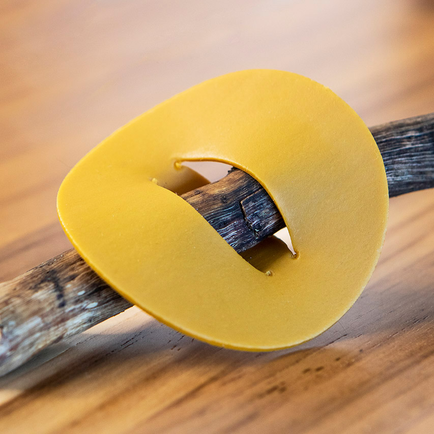 casa pitanga - flavia amadeu - anello concha - giallo senape 01