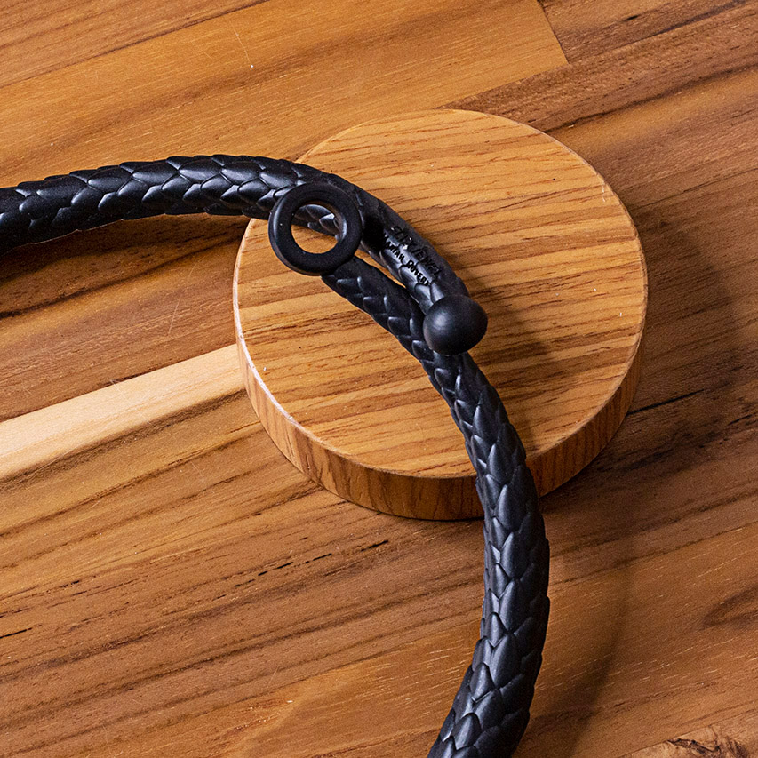casa pitanga - mariah rovery flex jewel - collana serpente - nero 04