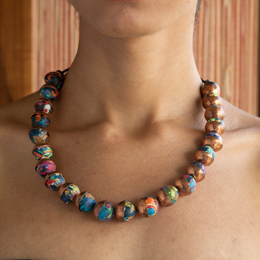 casa pitanga - atitocou - collana Mundi - colorato (toni scuri) 2