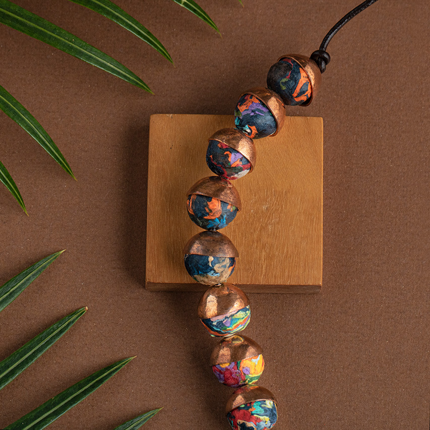 casa pitanga - atitocou - collana Mundi - colorato (toni scuri) 3