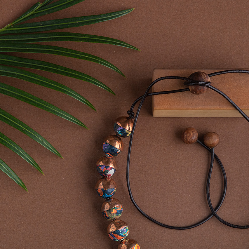 casa pitanga - atitocou - collana Mundi - colorato (toni scuri) 4
