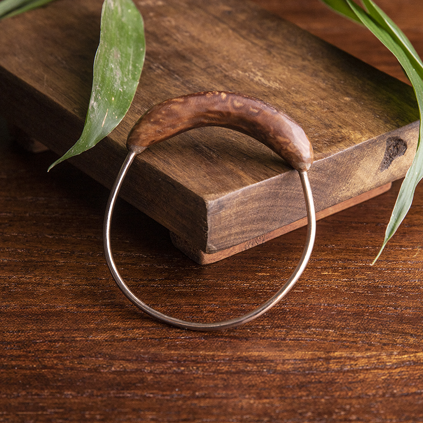 casa pitanga - atitocou - bracciale curva in rame 1