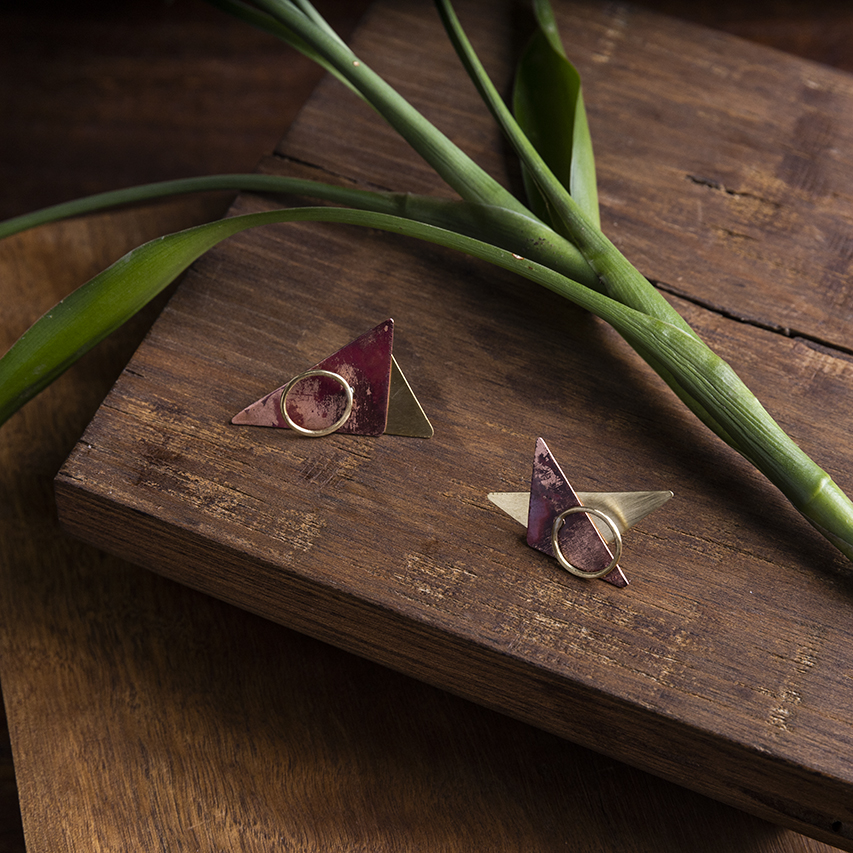 casa pitanga - atelie romã - orecchini colagem - triangolo 1