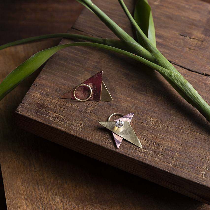 casa pitanga - atelie romã - orecchini colagem - triangolo 2