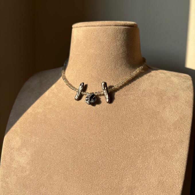 Collana perline di labradorite e tre perle d'acqua dolce