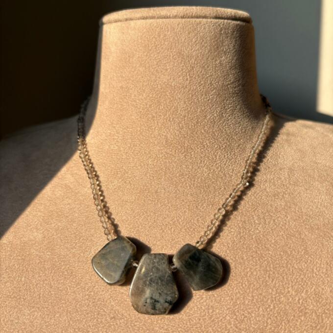 Collana Quarzo fumé con tre labradoriti