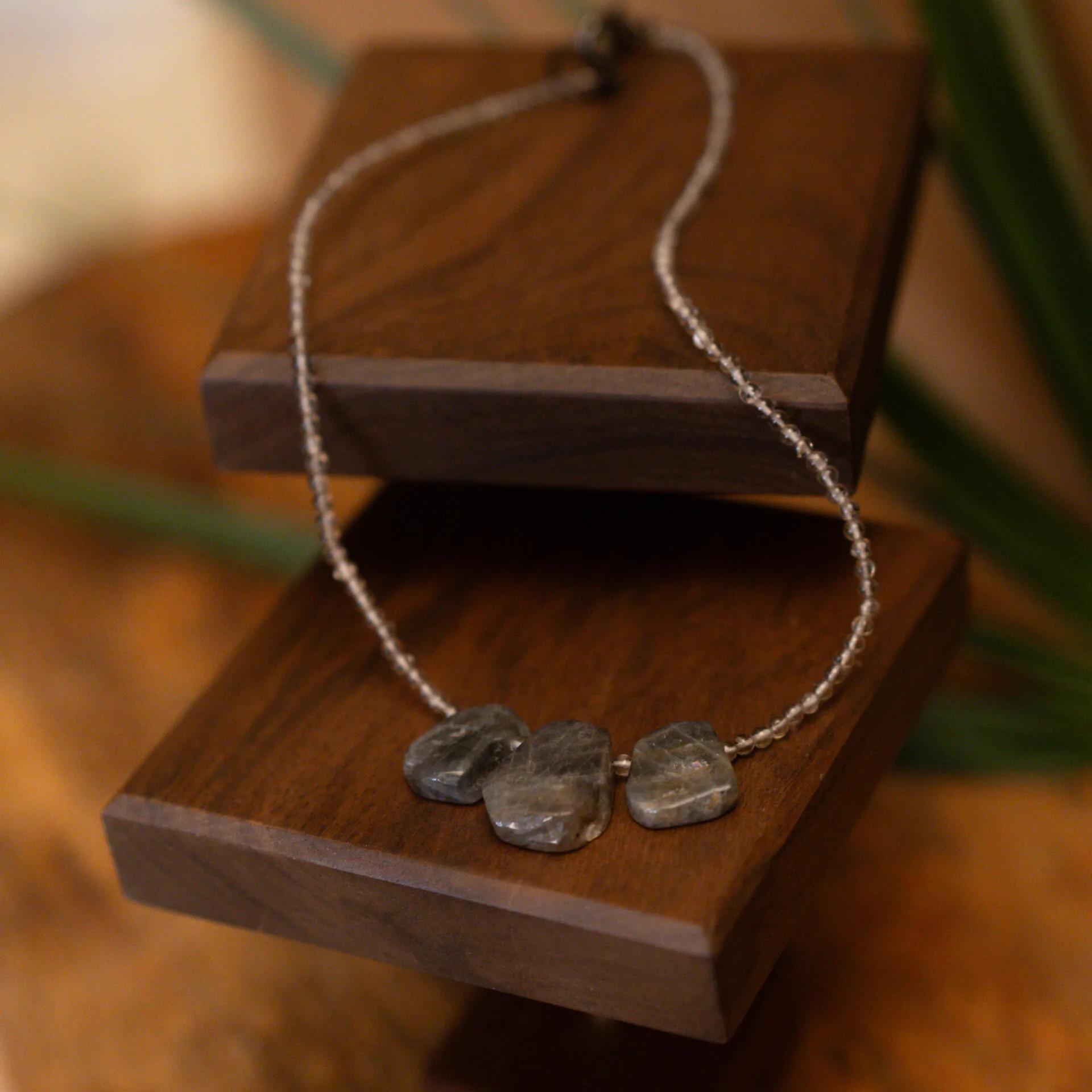 Collana Quarzo fumé con tre labradoriti